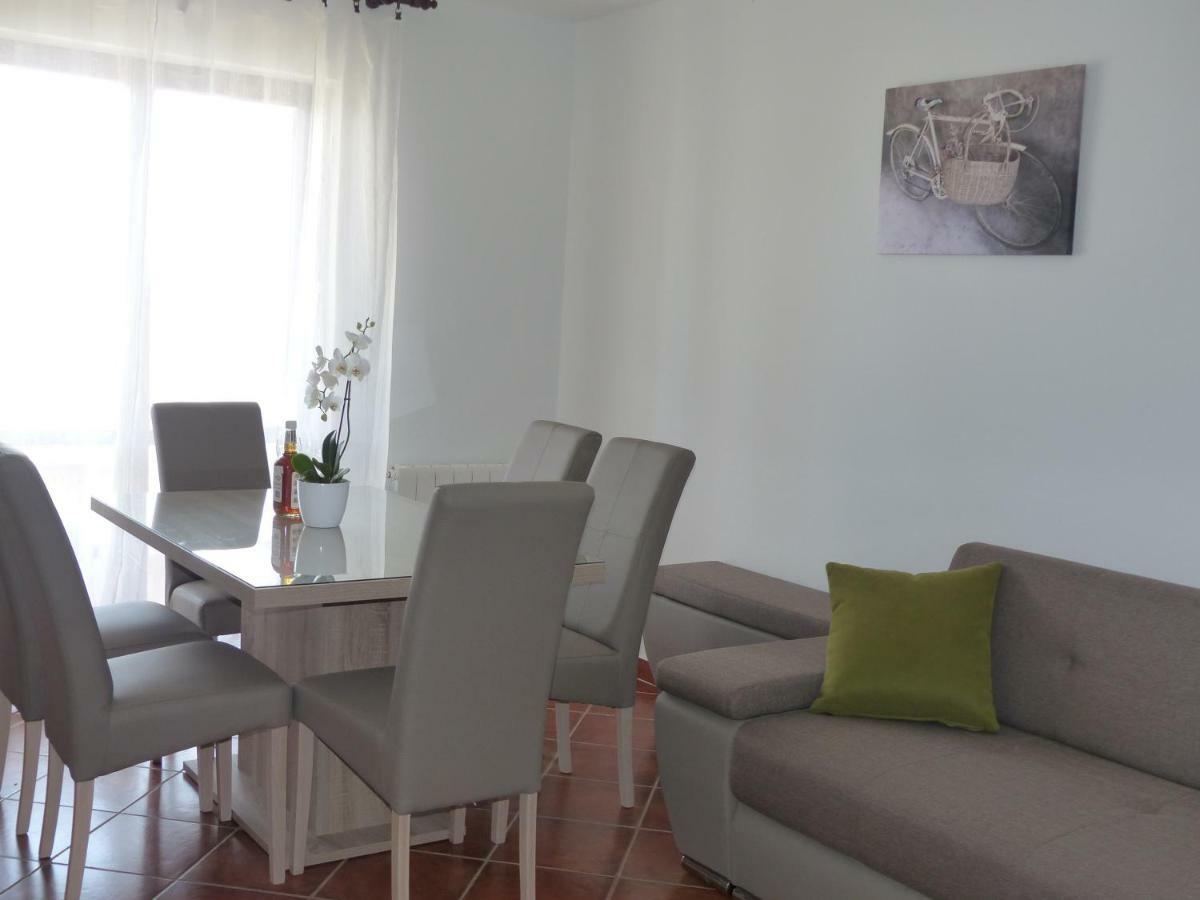 Charming Apartments In Pula Exterior foto