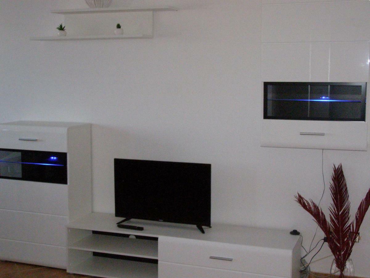 Charming Apartments In Pula Exterior foto